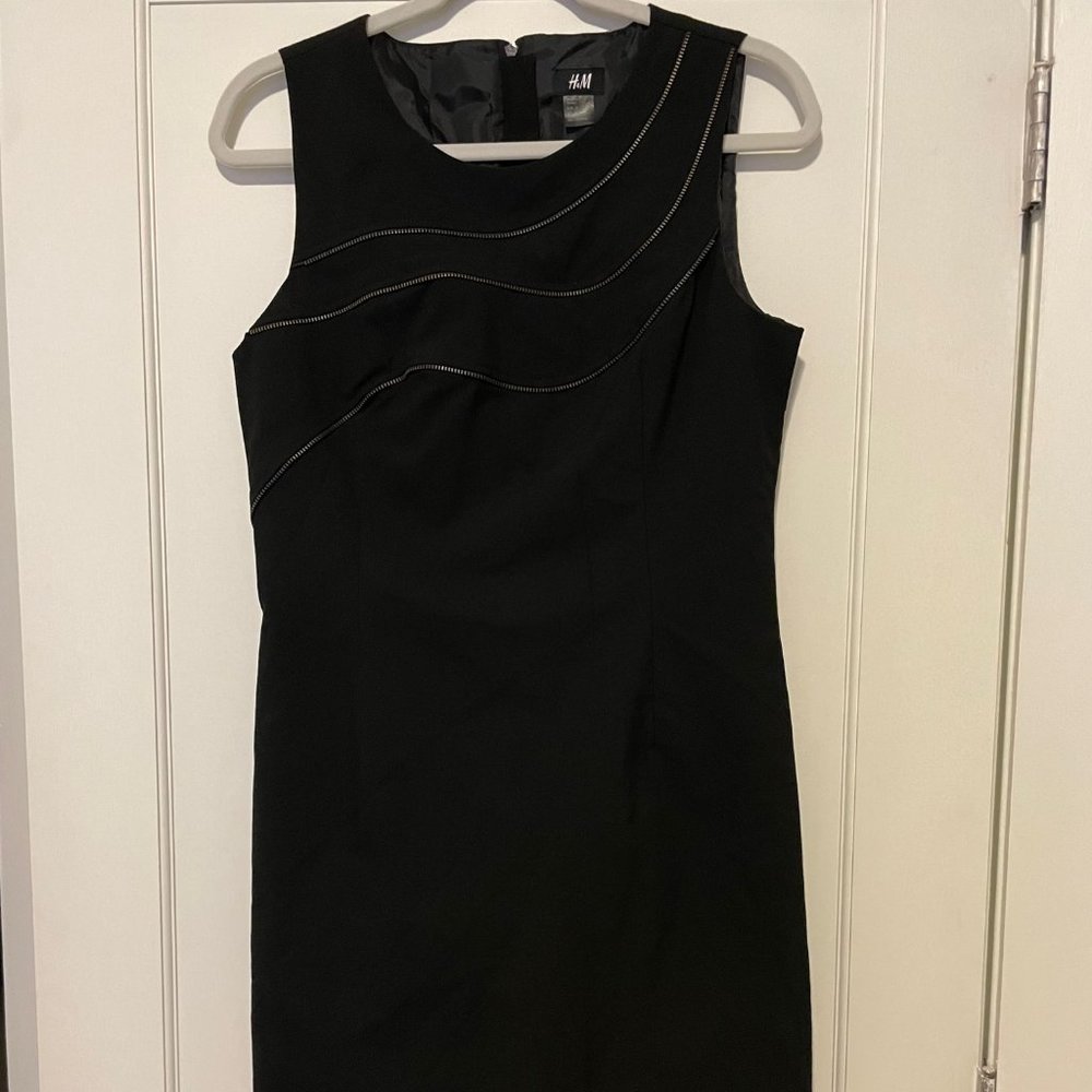 H&M Black Dress with Zipper Detail - Size 12